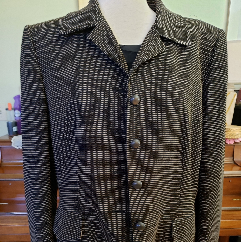 Le Suit Skirt set